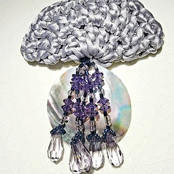 Periwinkle soft grey shell brooch  cascading faceted beads iridescent crochet - Picture 8 of 8